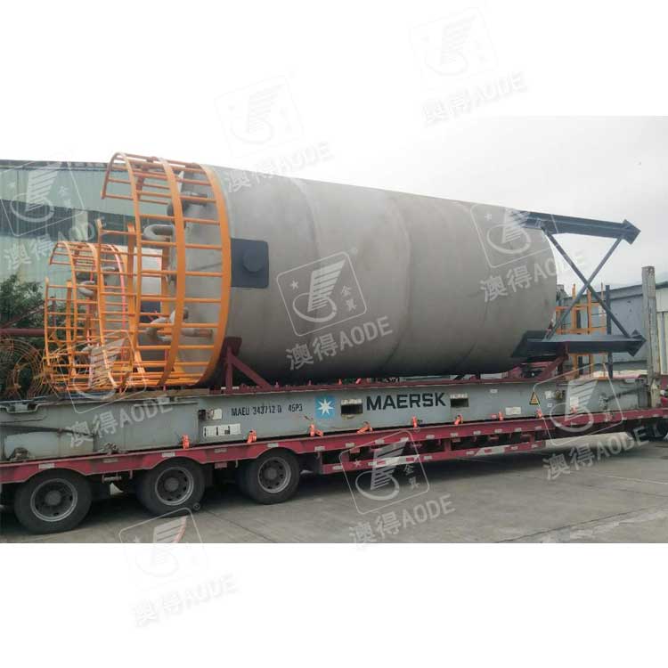 立式大(da)型儲罐